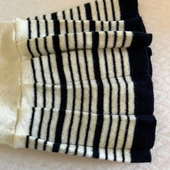 Brand New Cream and Navy Cardigan Sweater 2x - Picture 2 of 4